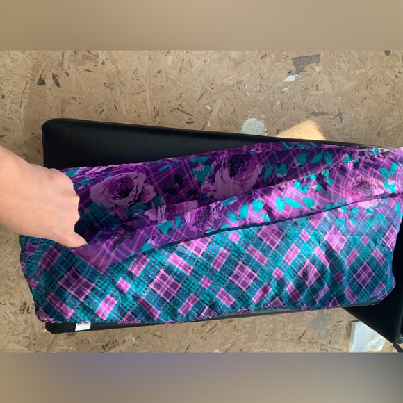 4 for $20 New scarf - Picture 3 of 3